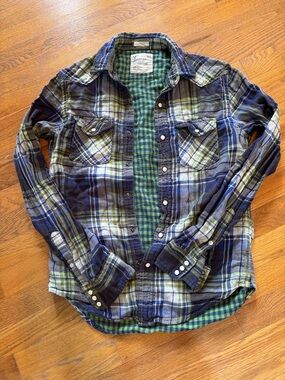 American Eagle Classic Blue & Green Plaid Button-Up Shirt